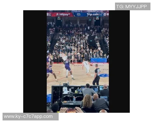 沃尔夫表现出色27号秀在比赛中砍下17分9篮板3助攻助力篮网取胜